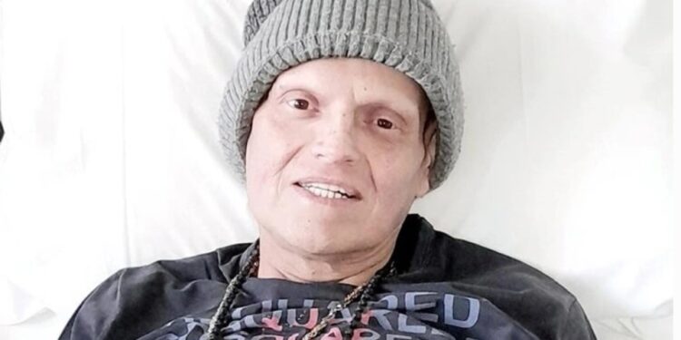 Alldaynews.gr “Βρες τρόπο, πρέπει να με εξομολογήσεις”: Ο Γιώργος Δασκαλάκης έστειλε μήνυμα ξημερώματα στον πατέρα Λεόντιο