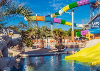 Δυστύχημα σε υδάτινο πάρκο – Νεκpός ο πατέρας και σοβαρά τραυματισμένο το τρίχρονο παιδί του (video)