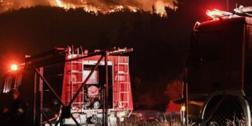 Alldaynews.gr Φωτιά στο ρέμα της Χελιδονούς στα σύνορα Μεταμόρφωσης – Μενιδίου