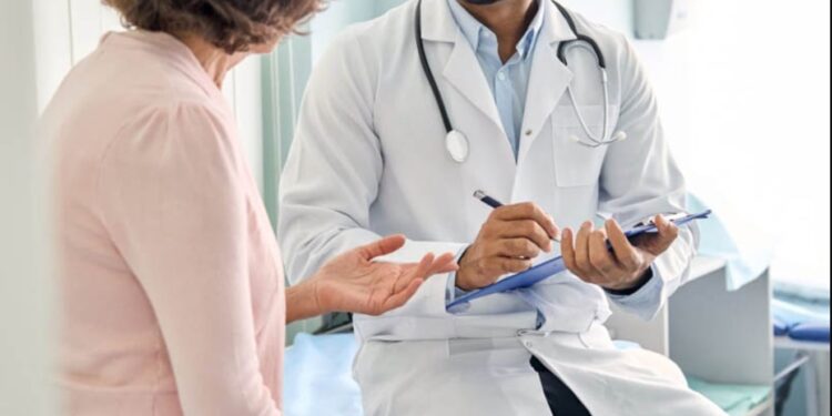 Alldaynews.gr 50χρονη ένιωθε αδιαθεσία για καιρό, πήγε για εξετάσεις και έμεινε κάγκελο με αυτό που της ανακοίνωσε