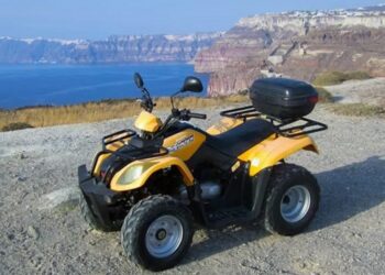 Στην Μύκονο με γουρούνα και ουίσκι στο χέρι-Δείτε Βίντεο