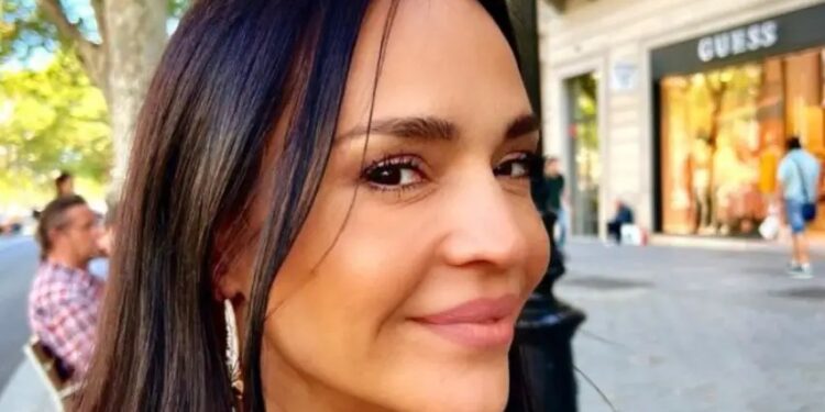 Alldaynews.gr «Το σκέπασαν νεκρό! Τέρατα! Δεν αντέχεται τέτοια…» – Το ξέσπασμα της Νικολέττας Καρρά