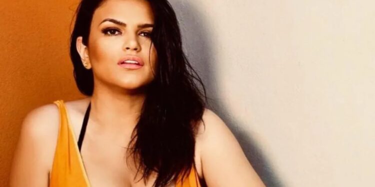 Μπραζίλ και ολόσωμο – Έβαλε ”φωτιές” η Δήμητρα Κατσαφάδου με το πολύχρωμο μαγιό και την πόζα της[video]