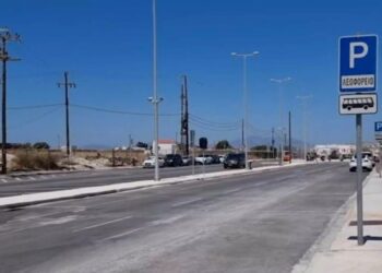 Μύκονος: Πρωτόγνωρες εικόνες για μέσα Ιουλίου στο αεροδρόμιο του νησιού