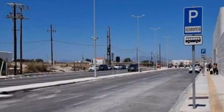 Alldaynews.gr Μύκονος: Πρωτόγνωρες εικόνες για μέσα Ιουλίου στο αεροδρόμιο του νησιού