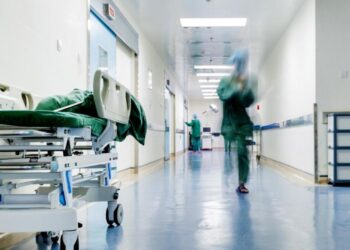 Τραγωδία: Σκοτώθηκe μέσα στο Νοσοκομείο μπροστά σε Γιατρούς και ασθενείς