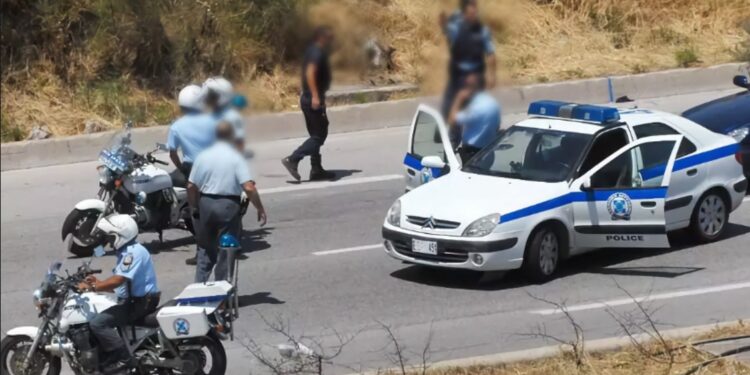 Alldaynews.gr Θεσσαλονίκη: Η μπουγάτσα έγινε παγωτό ξυλάκι και κάνει θραύση