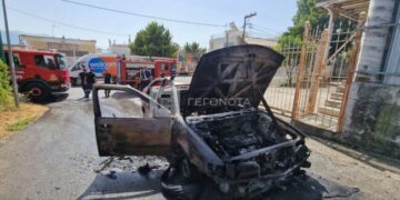 Alldaynews.gr Αυτοκίνητο με αέριο πήρε φωτιά στη μέση του δρόμου και κατέληξε άμορφη μάζα- Ο παππούς με το 5χρονο εγγόνι του μέσα (φωτο)
