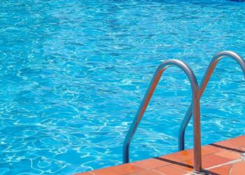 10χρονη ανασύρθηκε νεκρή από πισίνα στην Πάφο- Συνελήφθη η μητέρα της, εντοπίστηκε μεθυσμένη