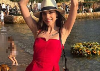 Άννα Μαρία Βέλλη σε έλεγχο της αστυνομίας: «Επιτρέπεται αυτό που κάνετε; Εγώ είμαι λίγο γνωστή»