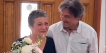 Alldaynews.gr Καρκινοπαθής πήγε στο Δημαρχείο για ένα έγγραφο – Δεν ήξερε πως μέσα γινόταν ο …γάμος της (φωτο, video)