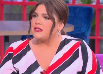 Δανάη Μπάρκα: Το χυδαίο σχόλιο που δέχθηκε στα social – «Πας να μας πλασάρεις τα ξύγκια φυσιολογικό και όμορφο»