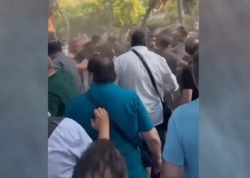 Alldaynews.gr Επεισόδια στα Άνω Πατήσια σε συνάντηση του Δημάρχου Αθηναίων με τους κατοίκους – Η απάντηση Μπακογιάννη