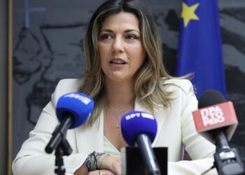 Τέλος η κατάθεση των επιδομάτων σε τραπεζικό λογαριασμό