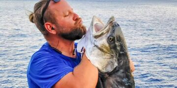 Η ψαριά της ζωής τους: «Τρέμαμε πιο πολύ από αυτό όταν είδαμε τι ακριβώς είχαμε πιάσει» (φωτο)