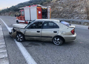 Σοβαρό τροχαίο στην Ιόνια Οδό – Οικογένεια οι επιβαίνοντες στο Ι.Χ (φωτο)