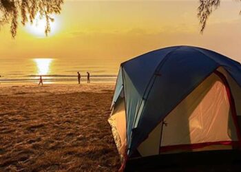 Σοκαριστικό τροχαίο σε κάμπινγκ: Αυτοκίνητο καταπλάκωσε σκηνή με μωρό μέσα (video)