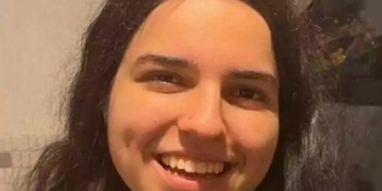 Alldaynews.gr «Θα σεβαστούμε κάθε επιθυμία σου» – Κραυγή αγωνίας από τη μητέρα της 18χρονης Πετρούλας που εξαφανίστηκε
