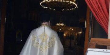 Alldaynews.gr ”Προδότη, πουλημένε, νεοταξίτη”: Άγριο επεισόδιο για τις νέες ταυτότητες-45χρονη Ενορίτισσα χαστούκισε 66χρονο ιερέα μπροστά στον κόσμο