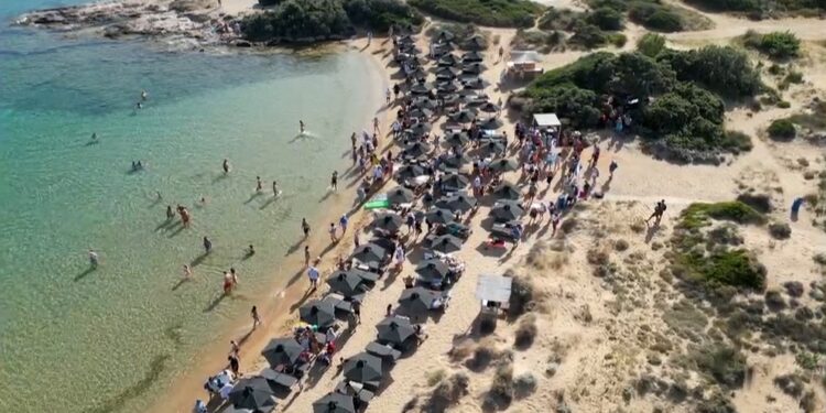 Alldaynews.gr Πάρος: «Υπάρχουν παραλίες που είναι κατειλημμένες στο 100% χωρίς άδεια» – Πώς απαντά ο δήμαρχος στις καταγγελίες των πολιτών