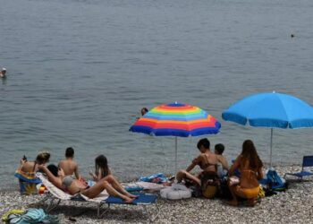 Καιρός σήμερα: Μίνι καύσωνας με τον υδράργυρο έως τους 38 βαθμούς – Δυνατά μελτέμια στο Αιγαίο