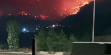 Alldaynews.gr Πυρκαγιά στην Ελευσίνα: Κλειστή είναι η Εθνική από Ελευσίνα έως Νέα Πέραμο στο ρεύμα προς Κόρινθο