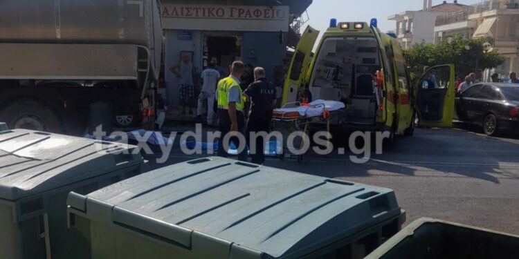 Πριν Λίγο: Φορτηγό παρέσυρε και Σκότωσe πεζό-Τραγικές εικόνες στο δρόμο[Οι Πρώτες Φωτογραφίες]