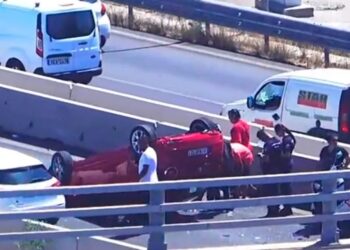 Δύο σοβαρά τροχαία στην Ποσειδώνος μέσα σε λίγη ώρα – Τραυματίστηκε γυναίκα που παρασύρθηκε από ΙΧ