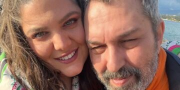 Alldaynews.gr «Τα μάτια μου τρέχουν ποτάμι» – ”Ραγίζει” καρδιές η Δανάη Μπάρκα με την ανάρτησή της για τον Χρήστο Χατζηπαναγιώτη