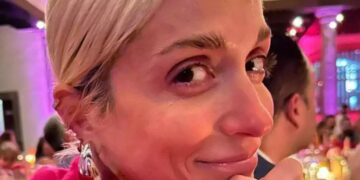 Alldaynews.gr Σοφία Καρβέλα: Από την Αντίπαρο στο Μεξικό! Ο λόγος του ταξιδιού της και η συγκίνηση – Φωτογραφίες