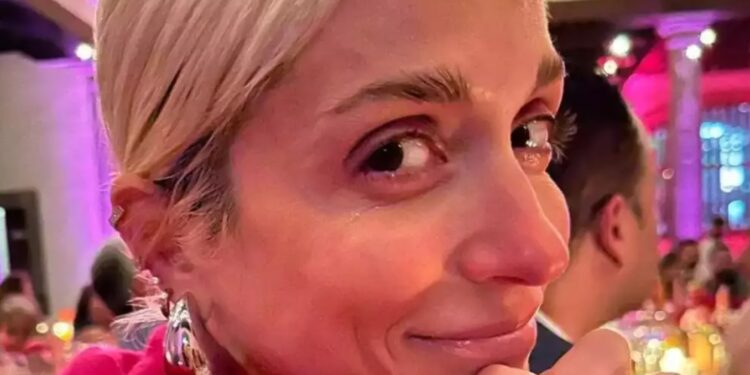 Alldaynews.gr Σοφία Καρβέλα: Από την Αντίπαρο στο Μεξικό! Ο λόγος του ταξιδιού της και η συγκίνηση – Φωτογραφίες