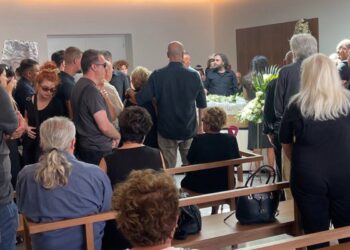 Στο Αποτεφρωτήριο Ριτσώνας το «τελευταίο αντίο» στον Αντώνη Χρυσουλάκη[Φωτογραφίες]