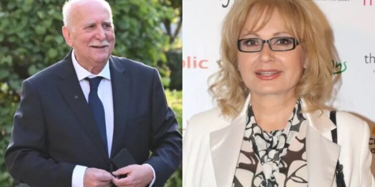 Alldaynews.gr Γιώργος Παπαδάκης: Αγκαλιά με την Αγγελική Νικολούλη στην Νάξο