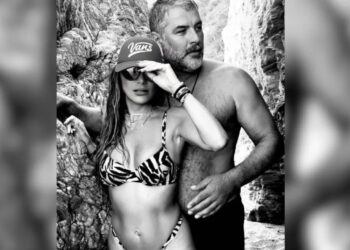 Δέσποινα Βανδή-Βασίλης Μπισμπίκης: Ποζάρουν με τα μαγιό τους στο Πήλιο