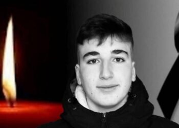 Ανήμερα της Παναγίας, της ονομαστικής του εορτής και στα λευκά το τελευταίο “αντίο” στον 17χρονο Μάριο