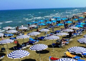 Καταγγελία:  Φασαρία σε γνωστό beach bar – Απαγόρευσαν σε γονείς να ταΐσουν μωράκι