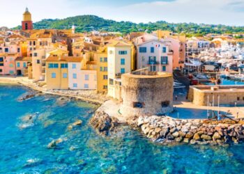 Σεν Τροπέ: Πλούσιος Ιταλός έφαγε «κατσάδα» από σερβιτόρο επειδή «άφησε μόνο 500 ευρώ φιλοδώρημα»