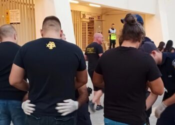 Νέα Φιλαδέλφεια: Συνελήφθη 17χρονος με αιχμηρό αντικείμενο έξω από την OPAP Arena