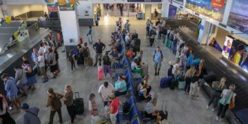 Alldaynews.gr Ηράκλειο: Εργαζόμενοι στο αεροδρόμιο απείλησαν με διακοπή εργασίας λόγω έλλειψης κλιματισμού και ξαφνικά… άρχισε να λειτουργεί