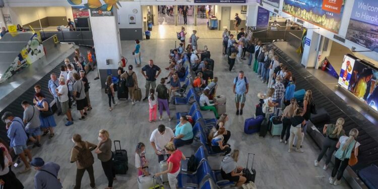 Alldaynews.gr Ηράκλειο: Εργαζόμενοι στο αεροδρόμιο απείλησαν με διακοπή εργασίας λόγω έλλειψης κλιματισμού και ξαφνικά… άρχισε να λειτουργεί