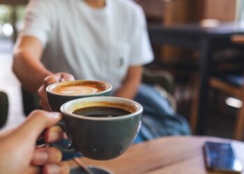 Γυναίκα δηλητηρίαζε με χλωρίνη επί μήνες τον καφέ του συζύγου της – Πώς την παγίδευσε