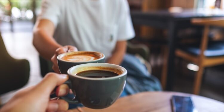 Alldaynews.gr Γυναίκα δηλητηρίαζε με χλωρίνη επί μήνες τον καφέ του συζύγου της – Πώς την παγίδευσε