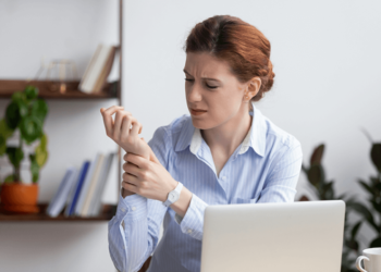 Μούδιασμα στα δάχτυλα χεριών και ποδιών: Με ποιες παθήσεις συνδέεται