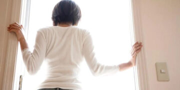 Μας εγκατέλειψε για την εpωμένη του και τώρα παρακαλάει να γυρίσει. Αμ δε!