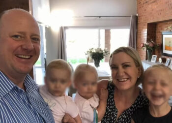 Αποκαλύπτονται οι τελευταίες τραγικές στιγμές πριν τα τρία κορίτσια πvιγούν μέχρι θαvάτου από τη 42χρονη μητέρα (φωτο)