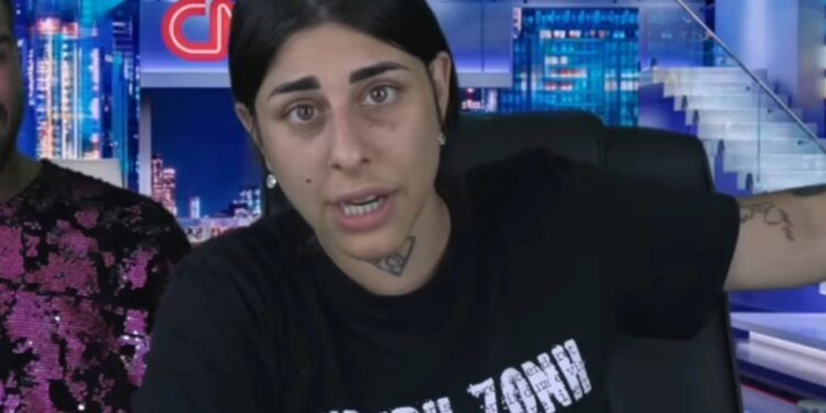 Σούπερ Κική: «Ο Σταύρος Ξαρχάκος με έκανε ρεζίλι των σκυλιών»[video]