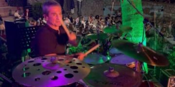 Ανδρέας Λοβέρδος: Έπαιξε ντραμς σε πανηγύρι στη Φωκίδα χθες βράδυ[video]