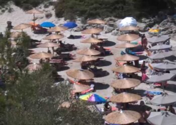 Ελεύθερες παραλίες: Εξαπλώνεται και στη Θάσο το κίνημα – Νέες παρεμβάσεις στη Χαλκιδική