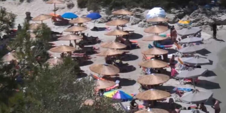 Ελεύθερες παραλίες: Εξαπλώνεται και στη Θάσο το κίνημα – Νέες παρεμβάσεις στη Χαλκιδική