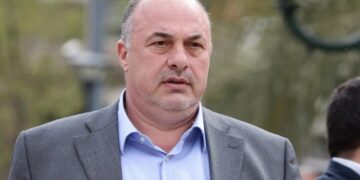 Alldaynews.gr Αχιλλέας Μπέος: Γυναίκες μαζεύουν υπογραφές εναντίον του – Αποκάλεσε ”Τόφαλο” την Προϊσταμένη Νεοτέρων Μνημείων Θεσσαλίας